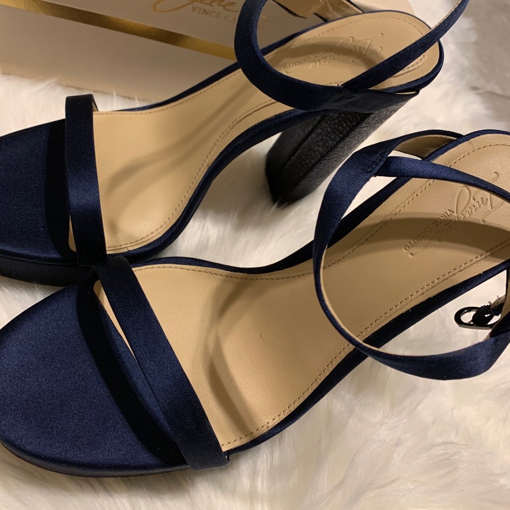 Brand New Vince Camuto style IM-MIKA
